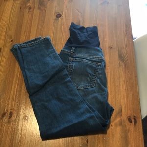 AGlo maternity girlfriend cropped